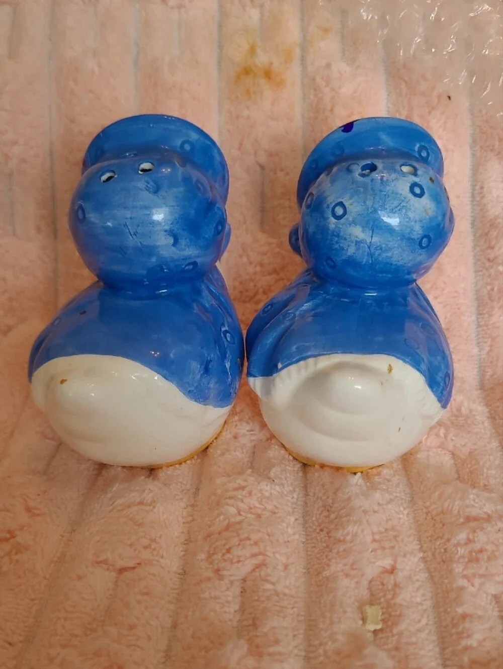 Blue-Bonnet Duckling Ceramic Salt And Pepper Shakers. Vintage Tiawan.